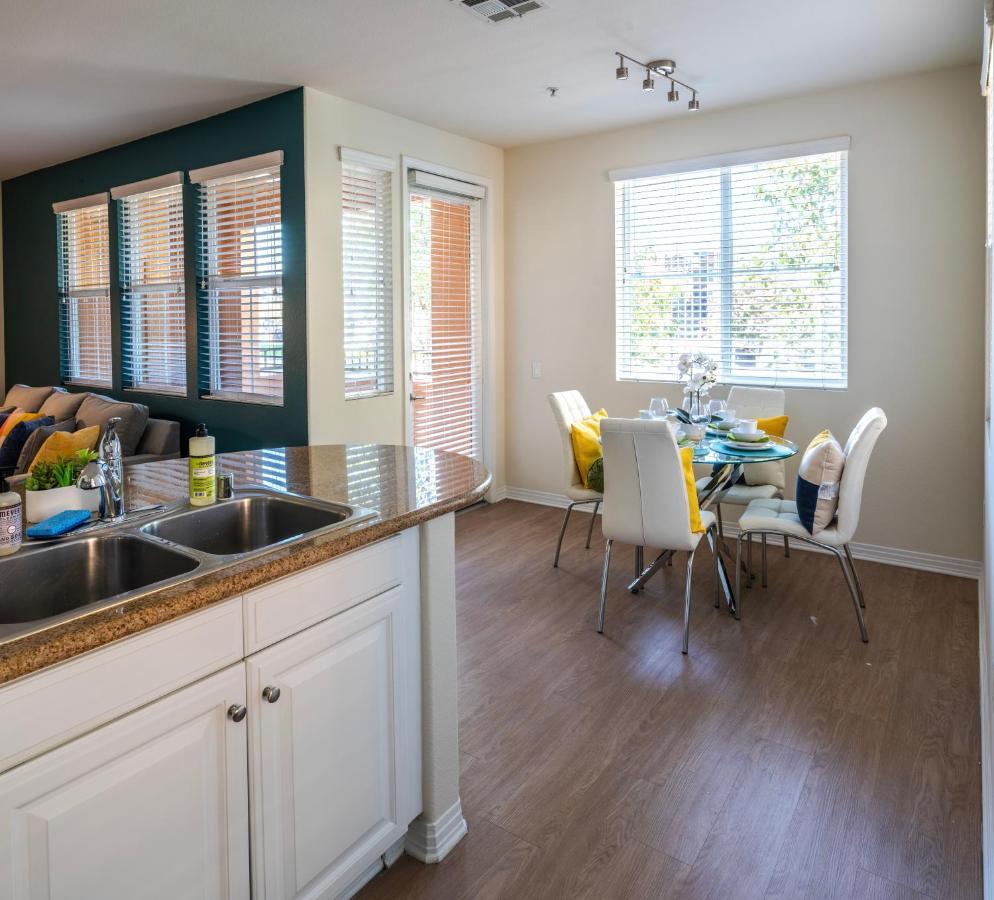 Amazing 2 Bedroom 7 Min From Disneyland W Free Parking Анахайм Экстерьер фото
